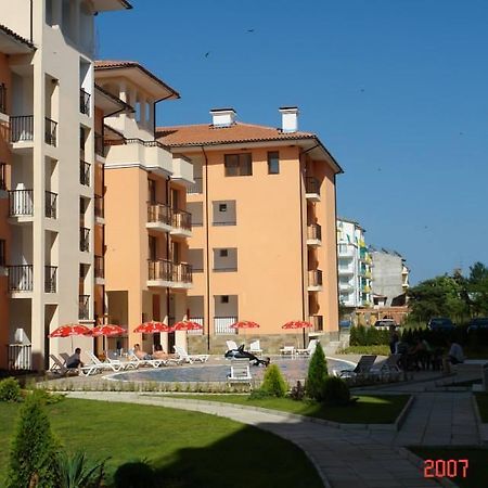Gardenia Apartments Primorsko Esterno foto