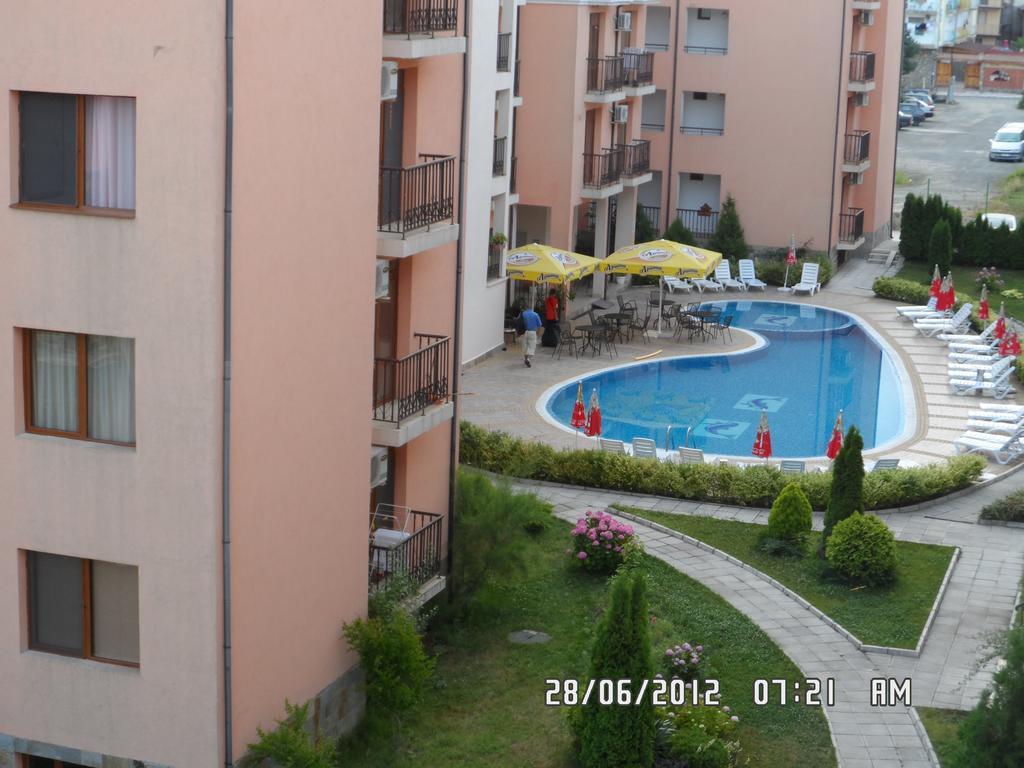 Gardenia Apartments Primorsko Esterno foto