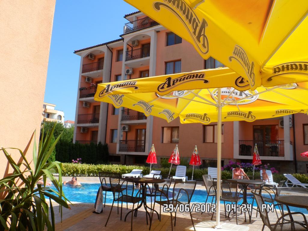 Gardenia Apartments Primorsko Esterno foto