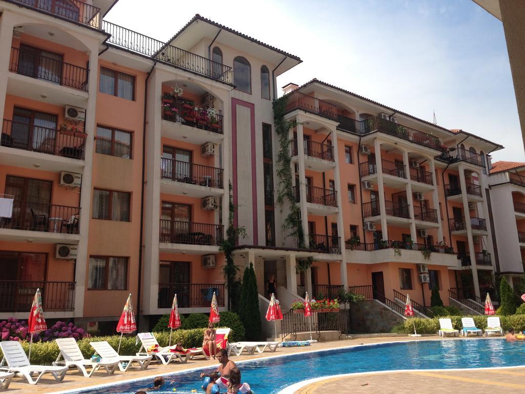 Gardenia Apartments Primorsko Esterno foto